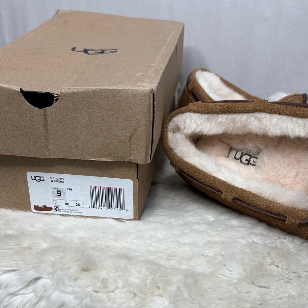 UGG Womens Chestnut Brown Suede Moccasin Slippers - Picture 2 of 4